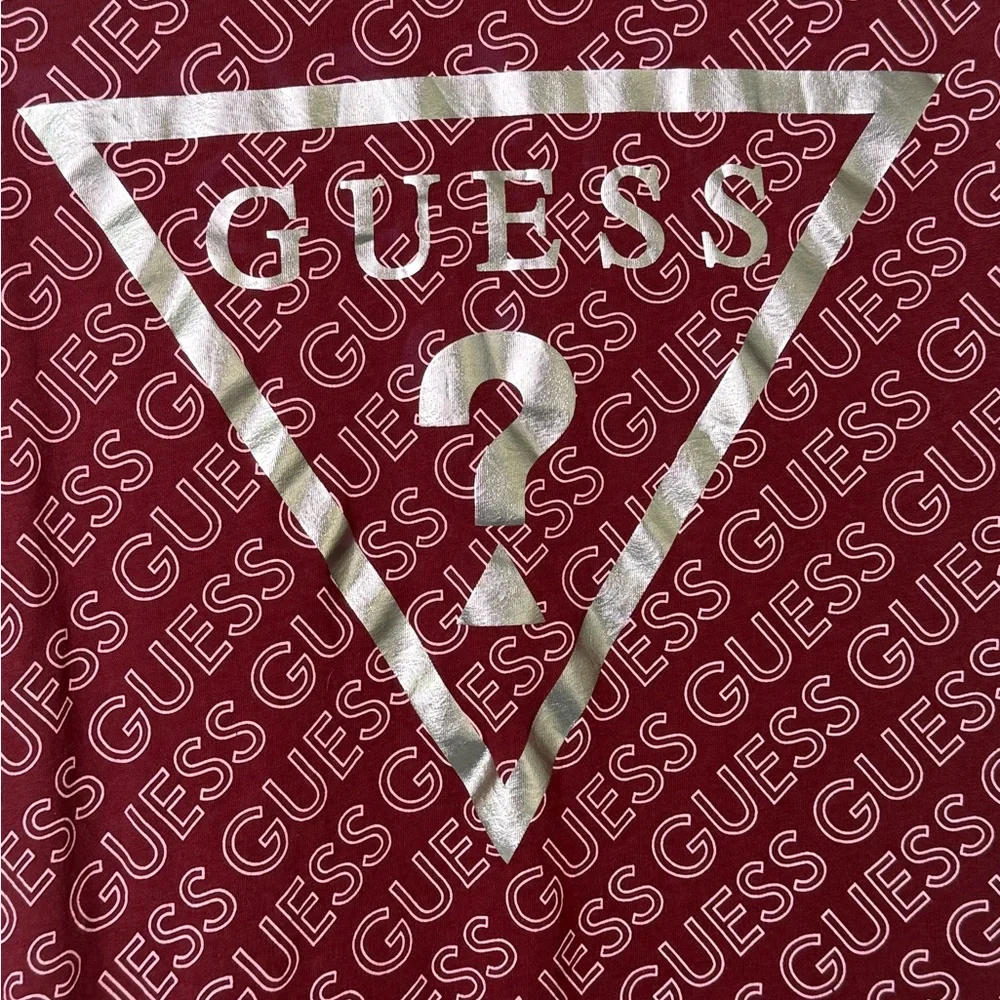 Guess‎ Short Sleeve T-Shirt Maroon Men's XL Silver Logo All Over print - Picture 2 of 6